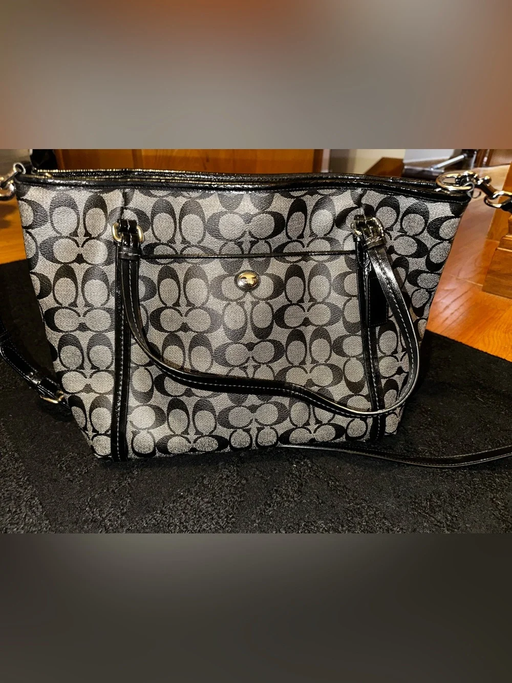 Coach Peyton Signature Pocket Tote - Picture 1 of 6